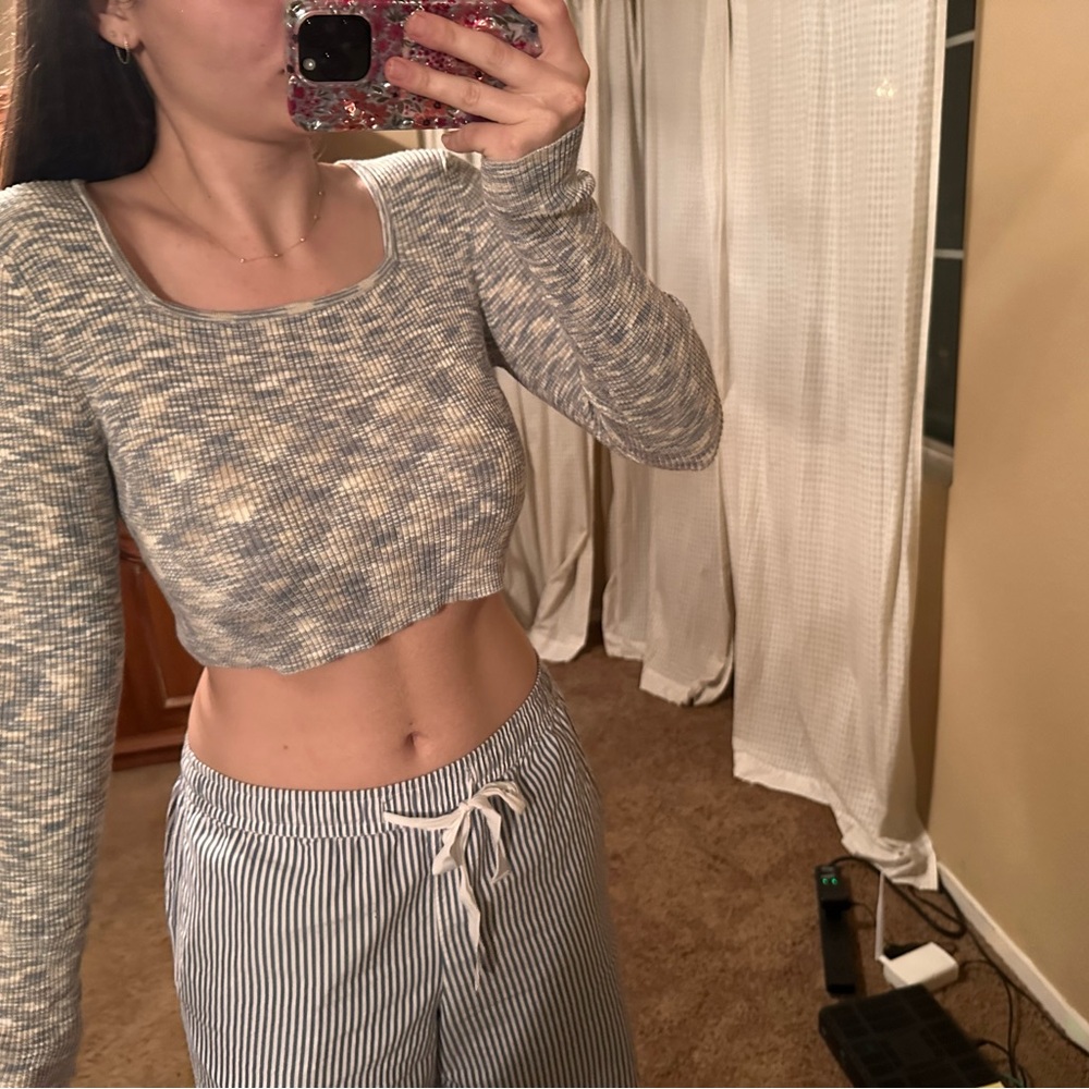 Cropped Long Sleeve Top